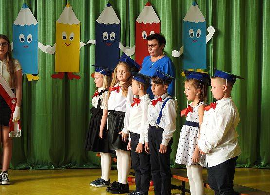 Grafika 79: Uroczystość pasowania na ucznia klasy I w roku szkolnym 2022/2023