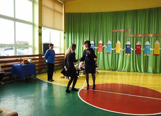 podziękowania dla Pani Doroty za piękne przygotowanie uczniów do Apelu