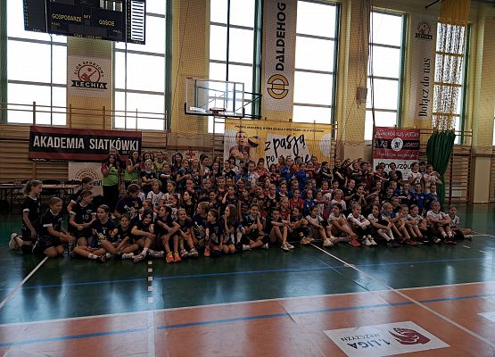 Grafika 2: Ogólnopolski Turniej w Minipiłce Siatkowej