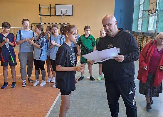 Grafika 3: Gminne zawody w badmintona