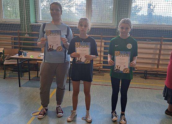 Grafika 4: Gminne zawody w badmintona