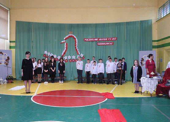 Grafika 2: Uroczysty Apel z okazji obchodów Święta Odzyskania Niepodległości