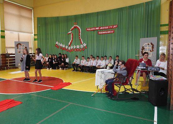 Grafika 10: Uroczysty Apel z okazji obchodów Święta Odzyskania Niepodległości