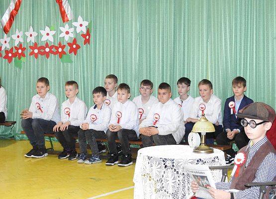 Grafika 16: Uroczysty Apel z okazji obchodów Święta Odzyskania Niepodległości