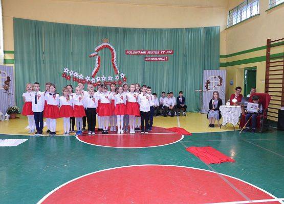 Grafika 45: Uroczysty Apel z okazji obchodów Święta Odzyskania Niepodległości