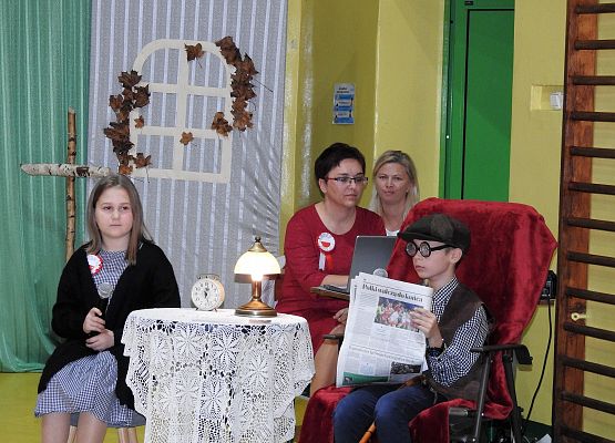 Grafika 98: Uroczysty Apel z okazji obchodów Święta Odzyskania Niepodległości