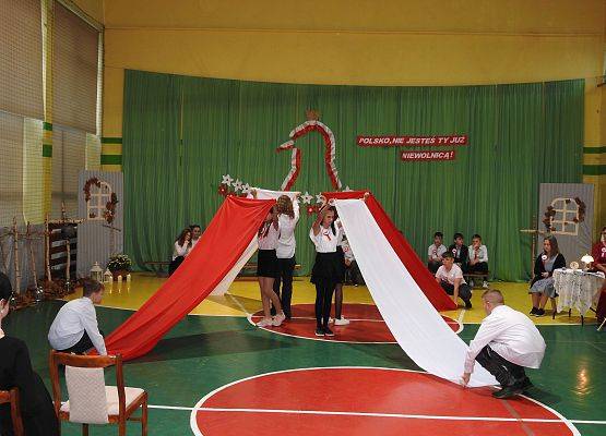 Grafika 102: Uroczysty Apel z okazji obchodów Święta Odzyskania Niepodległości