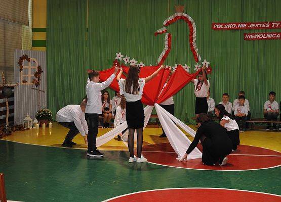 Grafika 104: Uroczysty Apel z okazji obchodów Święta Odzyskania Niepodległości