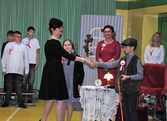 Grafika 111: Uroczysty Apel z okazji obchodów Święta Odzyskania Niepodległości