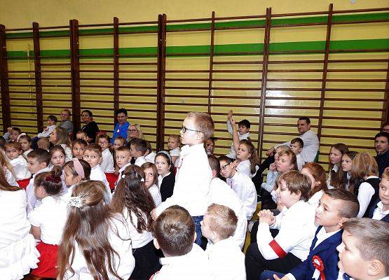 Grafika 121: Uroczysty Apel z okazji obchodów Święta Odzyskania Niepodległości