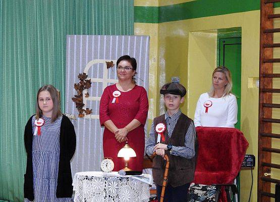 Grafika 128: Uroczysty Apel z okazji obchodów Święta Odzyskania Niepodległości