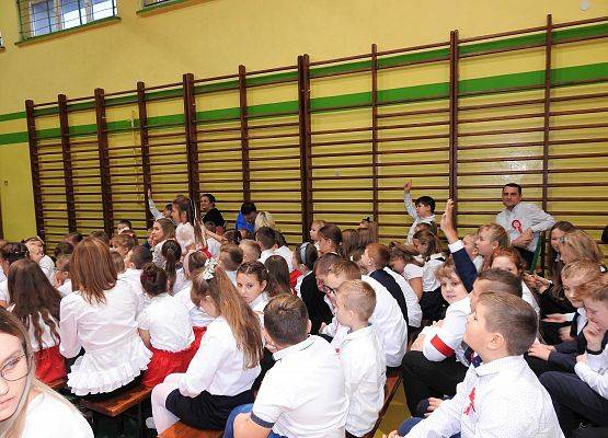 Grafika 127: Uroczysty Apel z okazji obchodów Święta Odzyskania Niepodległości