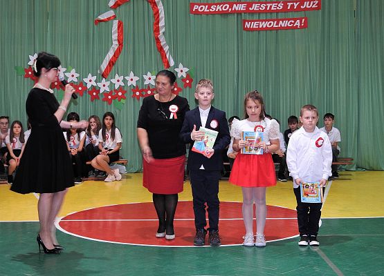 Grafika 4: CZYTELNIK PAŹDZIERNIKA