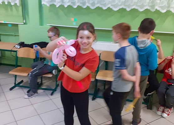 Grafika 3: Nocka w szkole…