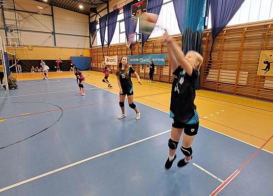 Odbicie piłki (Nikola Karczewska)