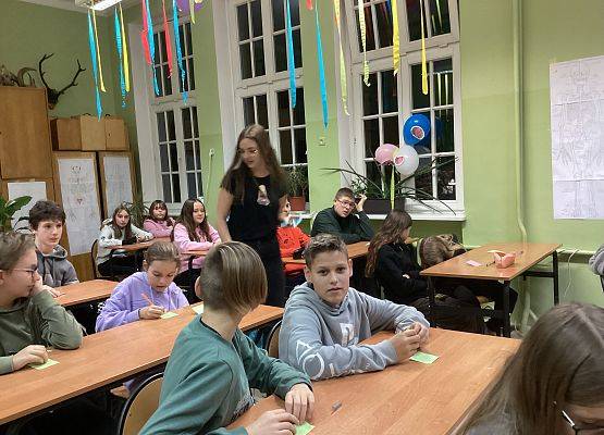 Pokazy i warsztaty naukowe z matematyki, informatyki, biologii, filozofii oraz języka angielskiego w LO nr1