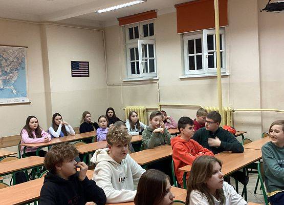 Pokazy i warsztaty naukowe z matematyki, informatyki, biologii, filozofii oraz języka angielskiego w LO nr1