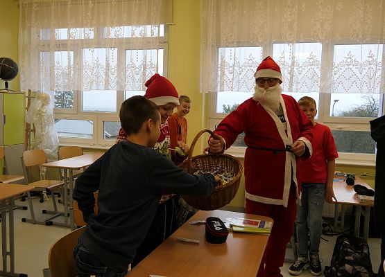 Grafika 7: MIKOŁAJKI