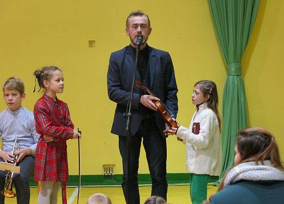 Grafika 4: KONCERT MUZYCZNY