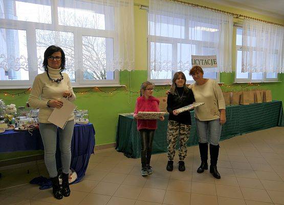 pamiątkowe zdjęcie z organizatorką konkursu