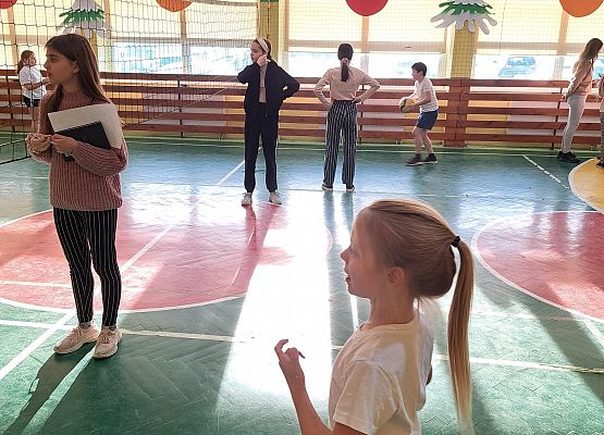 Grafika 15: Szkolny Turniej w "rzucankę siatkarską"