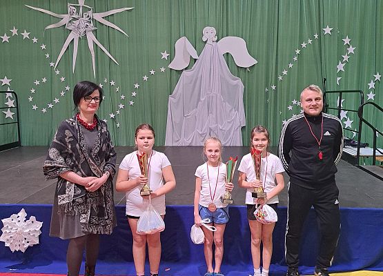 Grafika 22: Szkolny Turniej w "rzucankę siatkarską"