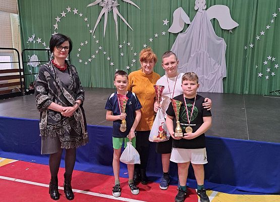 Grafika 25: Szkolny Turniej w "rzucankę siatkarską"