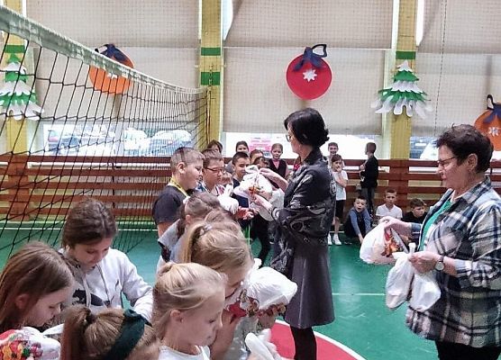 Grafika 28: Szkolny Turniej w "rzucankę siatkarską"