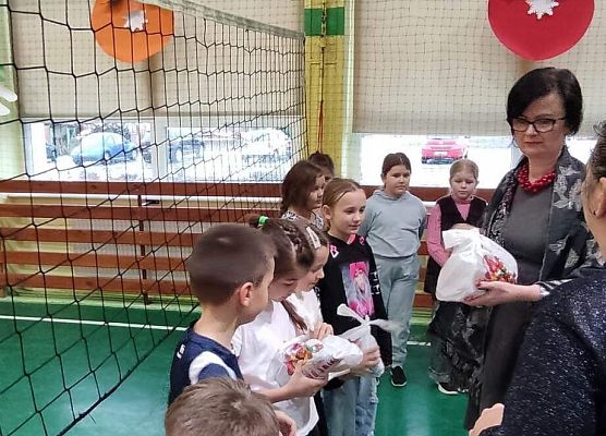 Grafika 29: Szkolny Turniej w "rzucankę siatkarską"