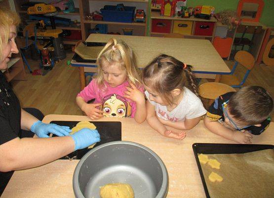 Grafika 11: Przygotowania do świąt