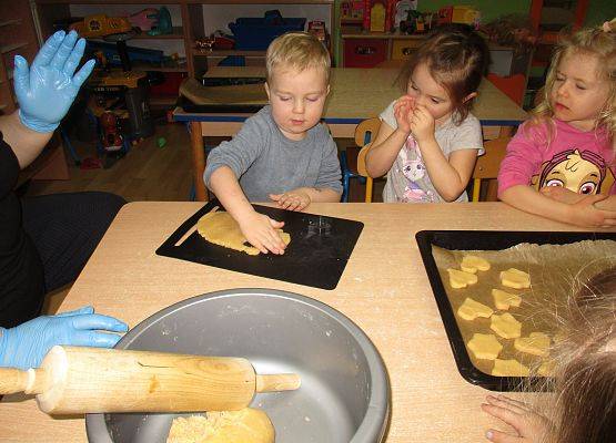 Grafika 18: Przygotowania do świąt