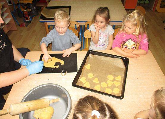 Grafika 19: Przygotowania do świąt