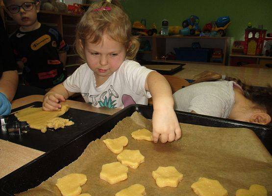 Grafika 13: Przygotowania do świąt