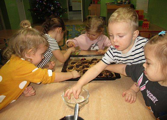 Grafika 25: Przygotowania do świąt