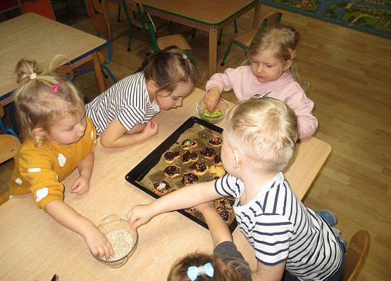 Grafika 31: Przygotowania do świąt