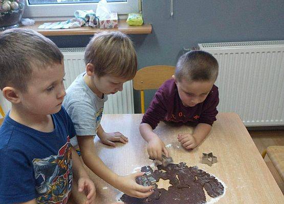 Grafika 79: Przygotowania do świąt