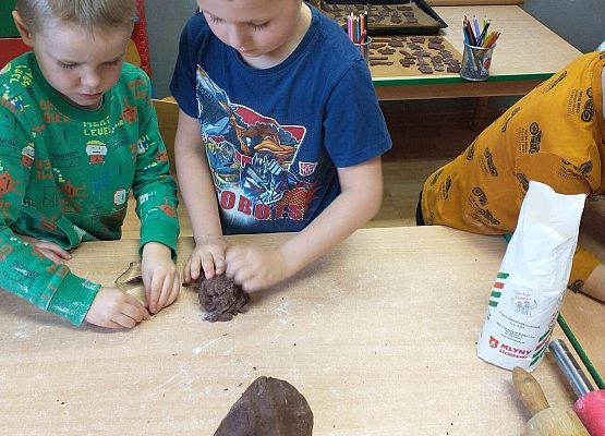 Grafika 80: Przygotowania do świąt