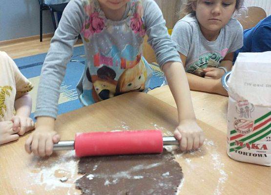 Grafika 82: Przygotowania do świąt