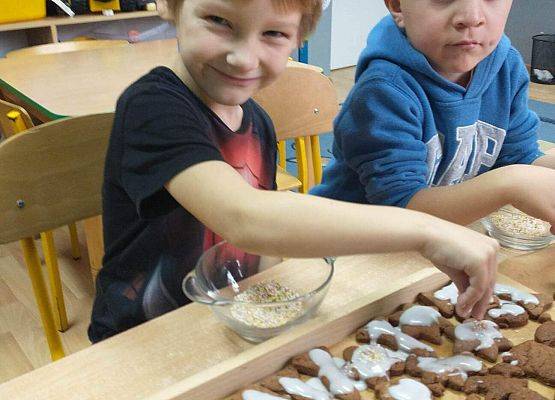 Grafika 85: Przygotowania do świąt