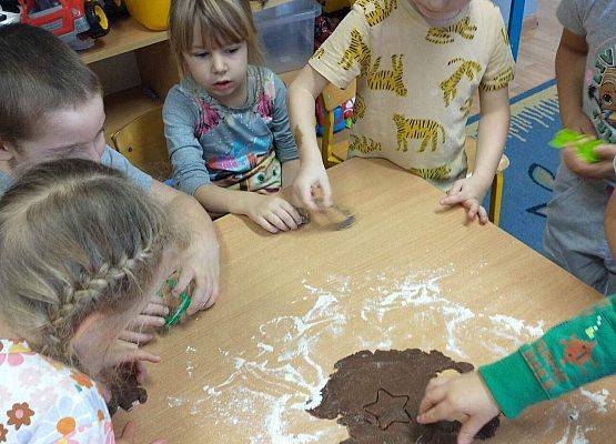 Grafika 67: Przygotowania do świąt