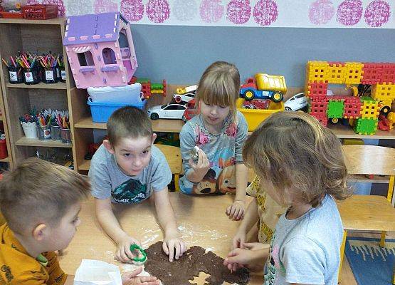 Grafika 77: Przygotowania do świąt