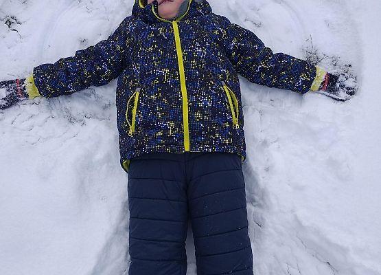 Grafika 8: ZABAWY ZE ŚNIEGIEM