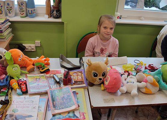 uczniowie biorący udział w akcji