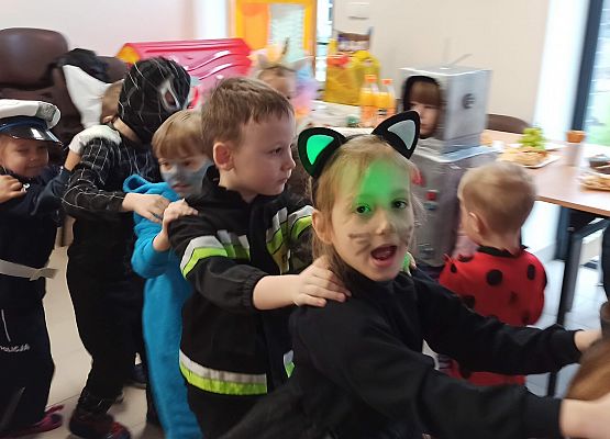 Grafika 7: Bal Karnawałowy