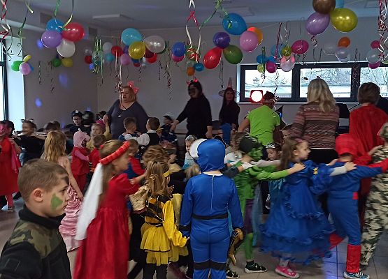 Grafika 10: Bal Karnawałowy