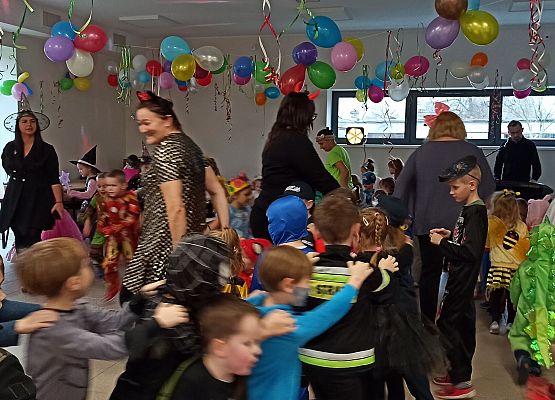 Grafika 11: Bal Karnawałowy