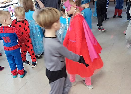 Grafika 17: Bal Karnawałowy