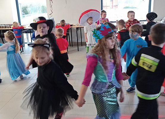 Grafika 21: Bal Karnawałowy