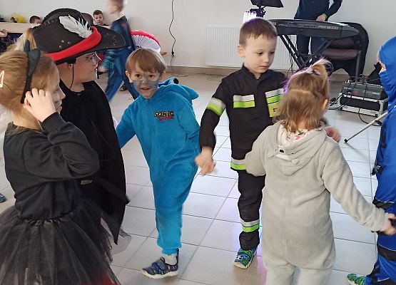 Grafika 23: Bal Karnawałowy