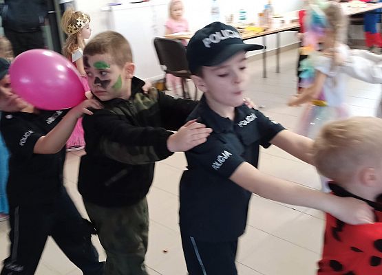 Grafika 26: Bal Karnawałowy